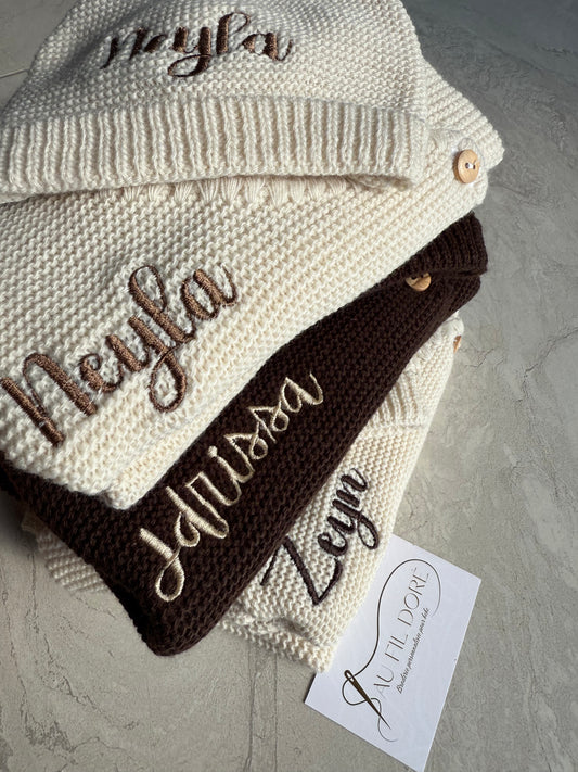 Ensemble de naissance en tricot