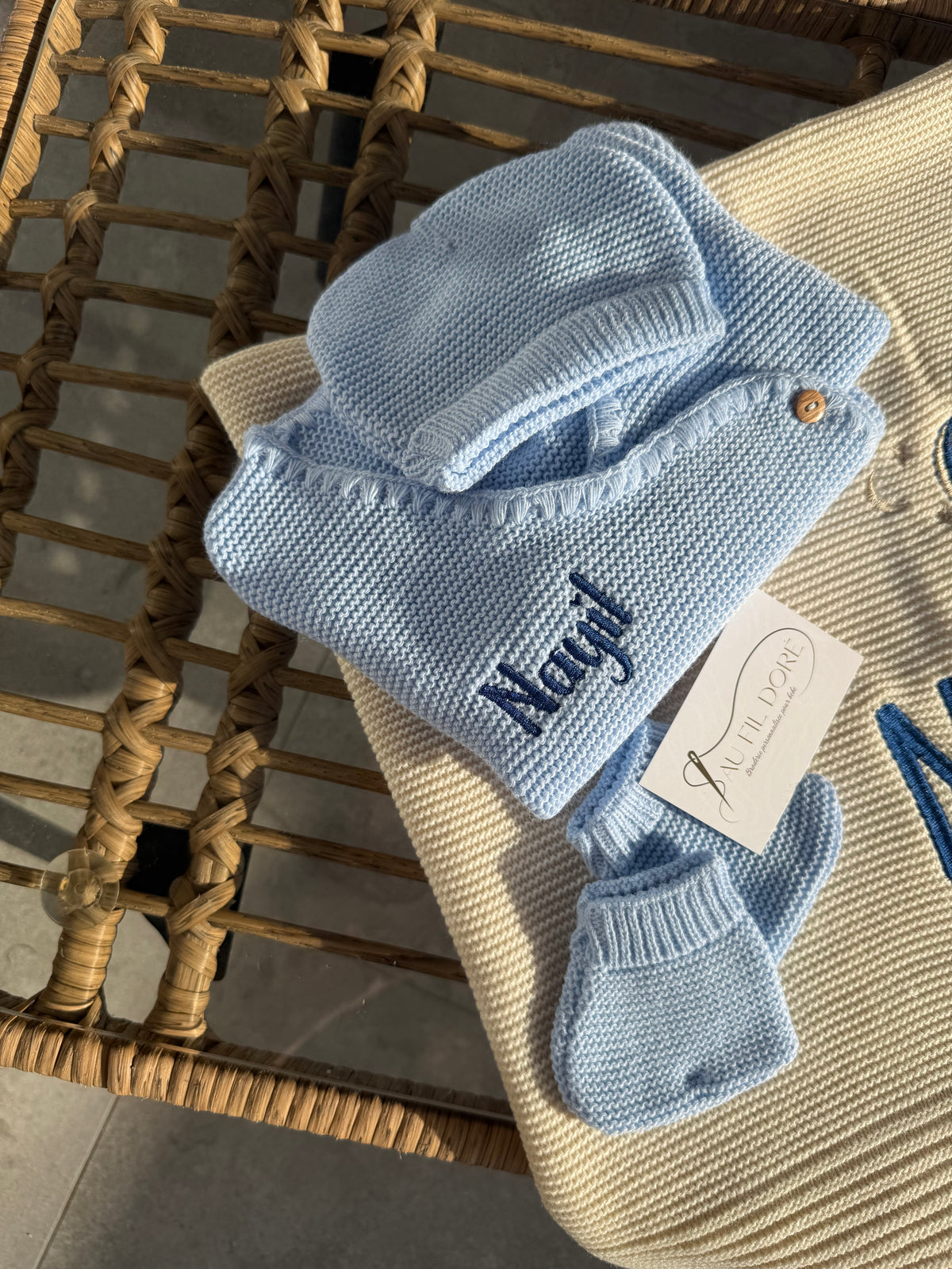 Ensemble de naissance en tricot