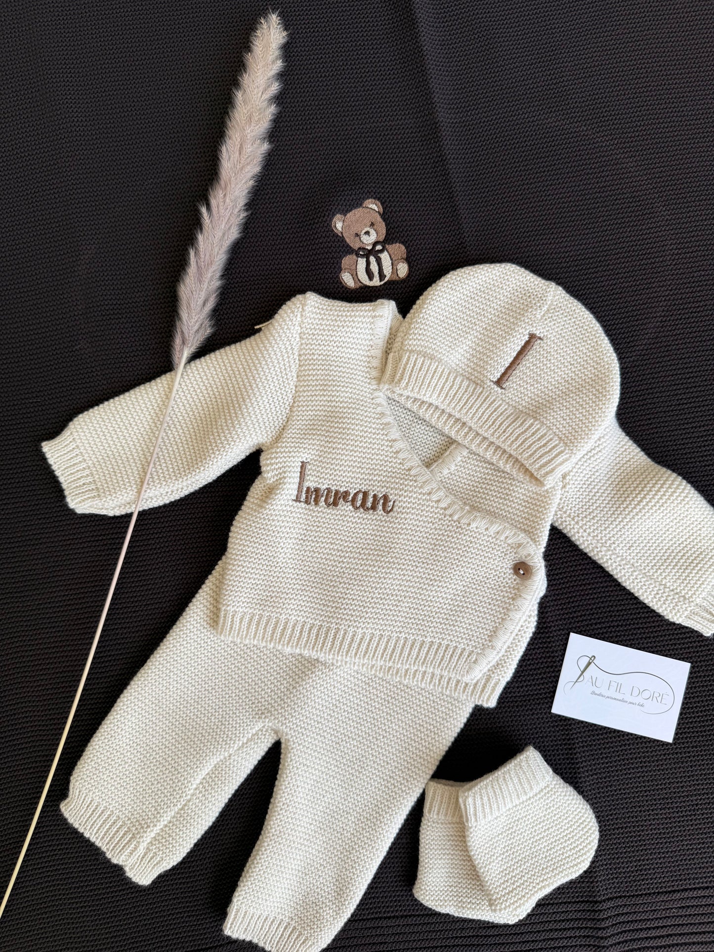 Ensemble de naissance en tricot