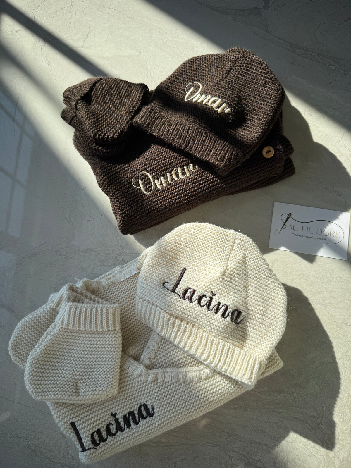 Ensemble de naissance en tricot