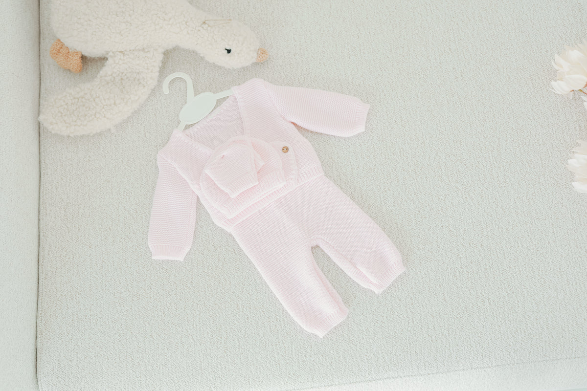 Ensemble de naissance en tricot